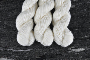 Timber Yarns - DK Midi
