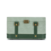 della q - maker's train case
