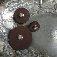 jul - leather screw-in pedestal button
