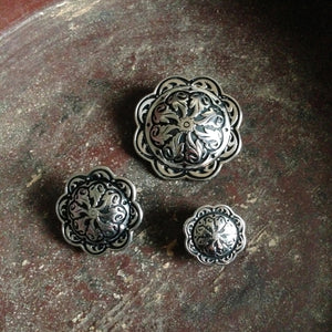 Jul - Floral Pedestal Button Closures